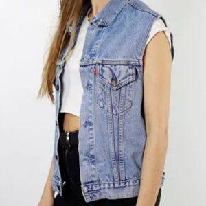 VINTAGE LEVI'S VEST (90's ERA) - SIZE S/M